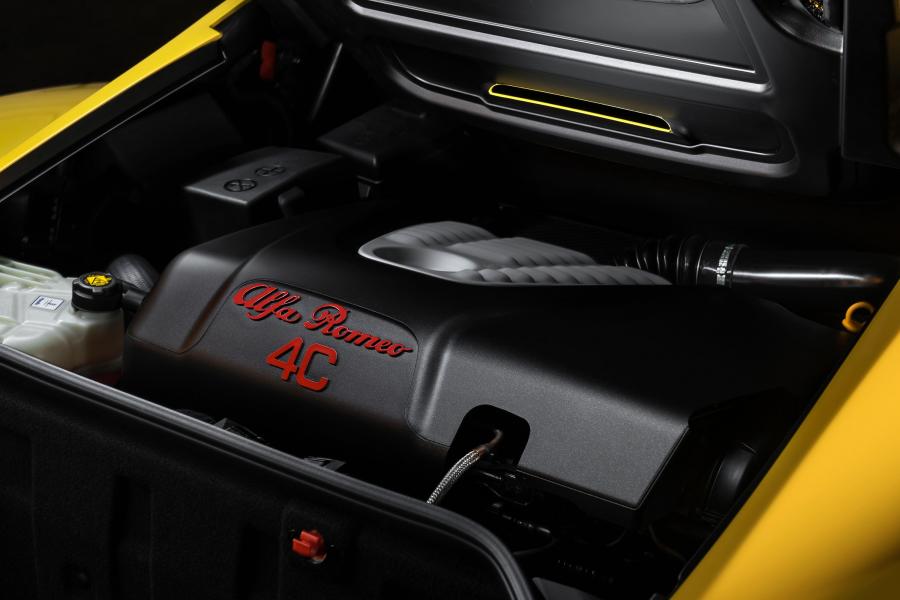 Багажник Alfa Romeo 4C Spider (960) 2015 года  (NA) (фото 9 из 40)